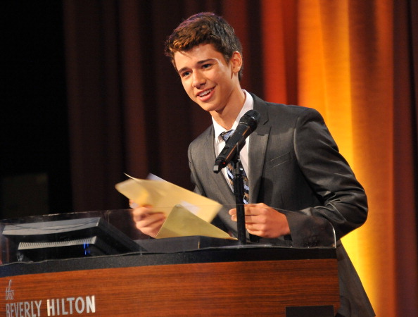 Uriah Shelton Net Worth | Celebrity Net Worth